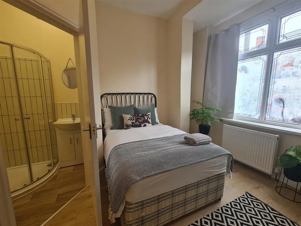 Arden Road, Smethwick, Birmingham B67 - View 3