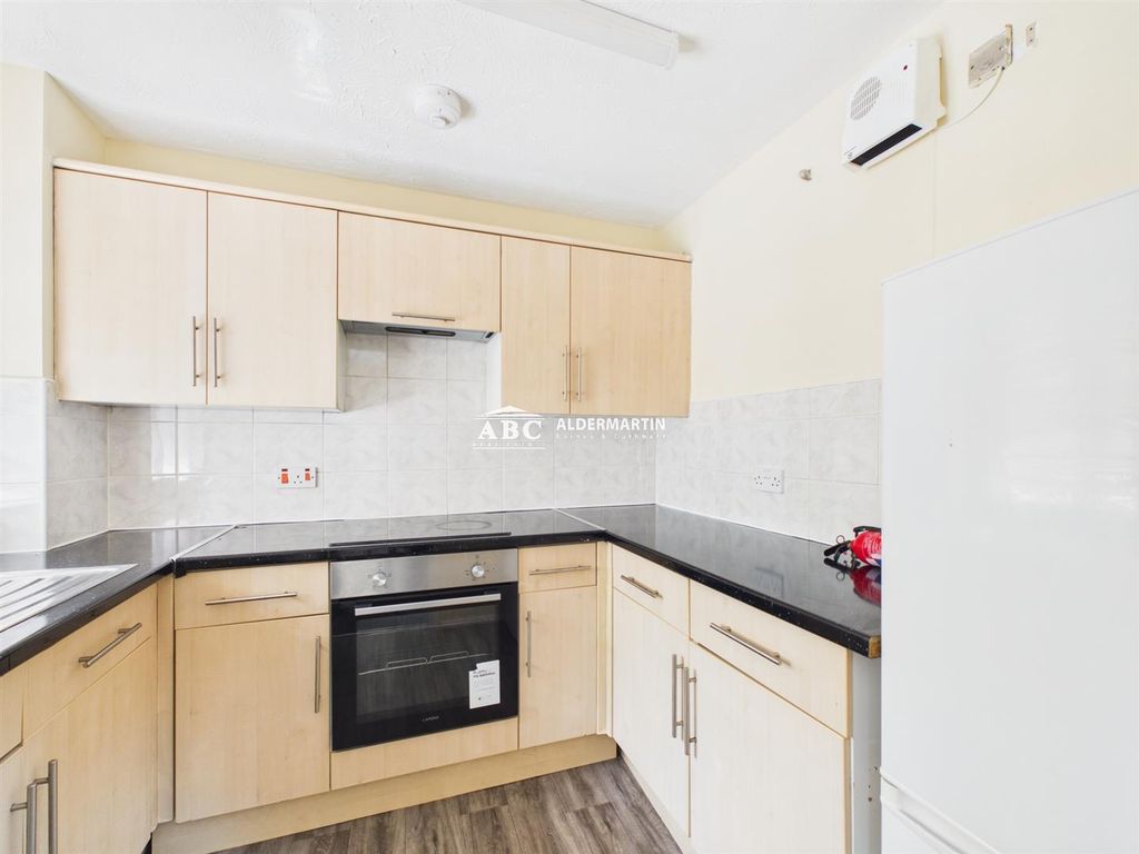Property photo 3 of 11 Cam03827G0-Pr0155-Still003.Jpg