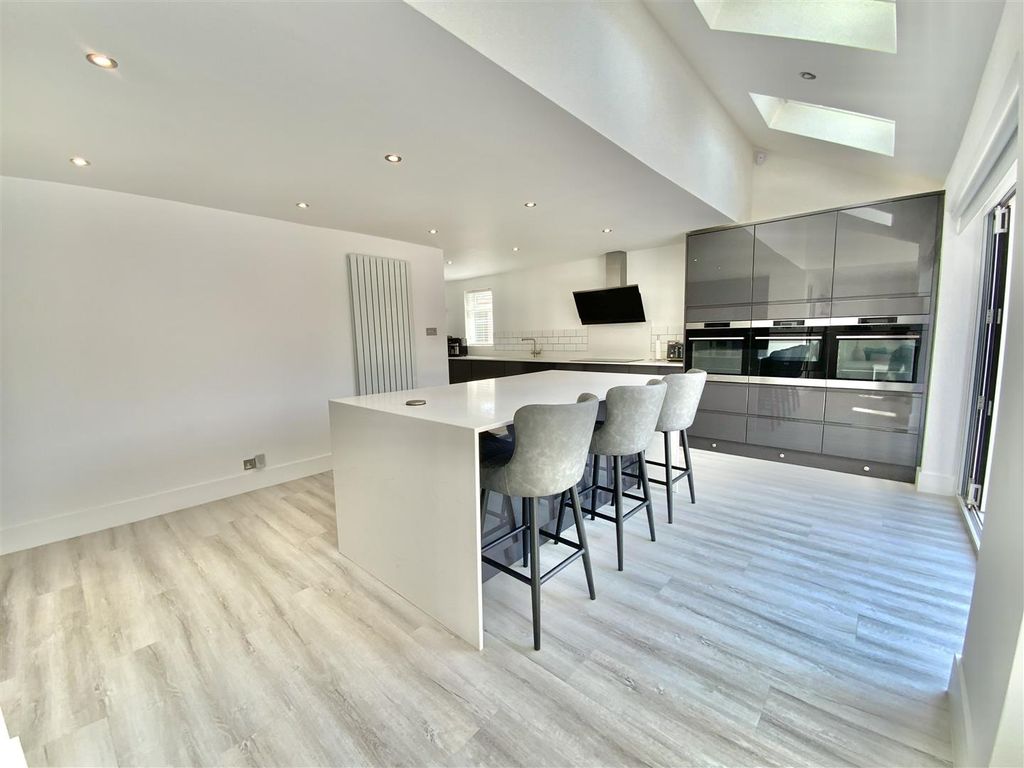 Property photo 3 of 30