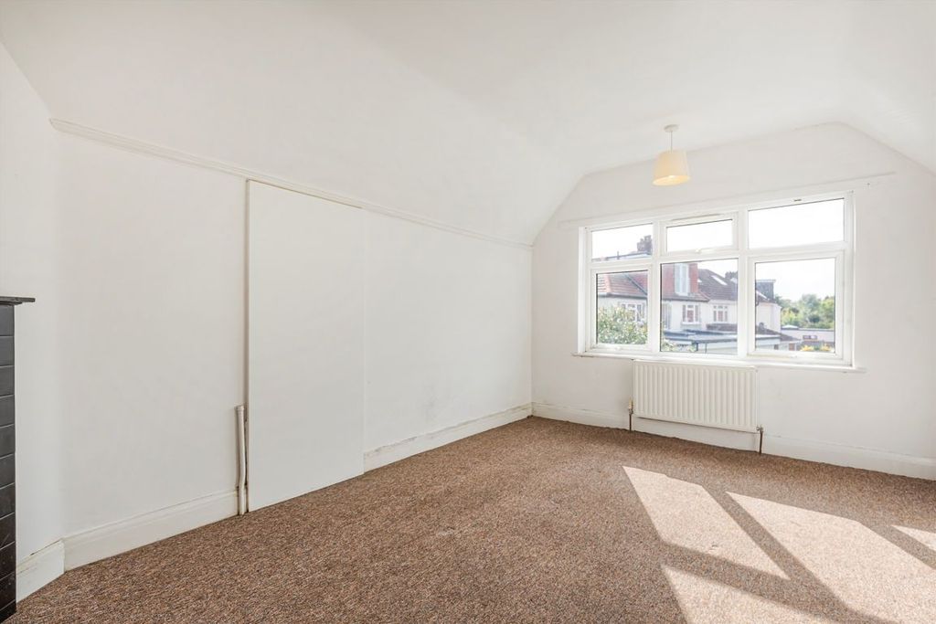 Property photo 3 of 5