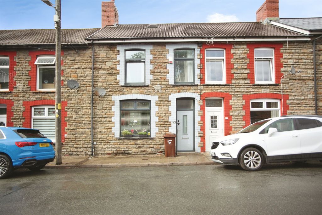 Property photo 1 of 28