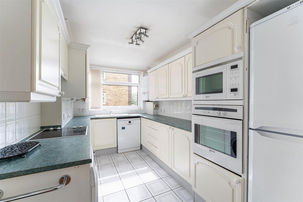 Property photo 2 of 11