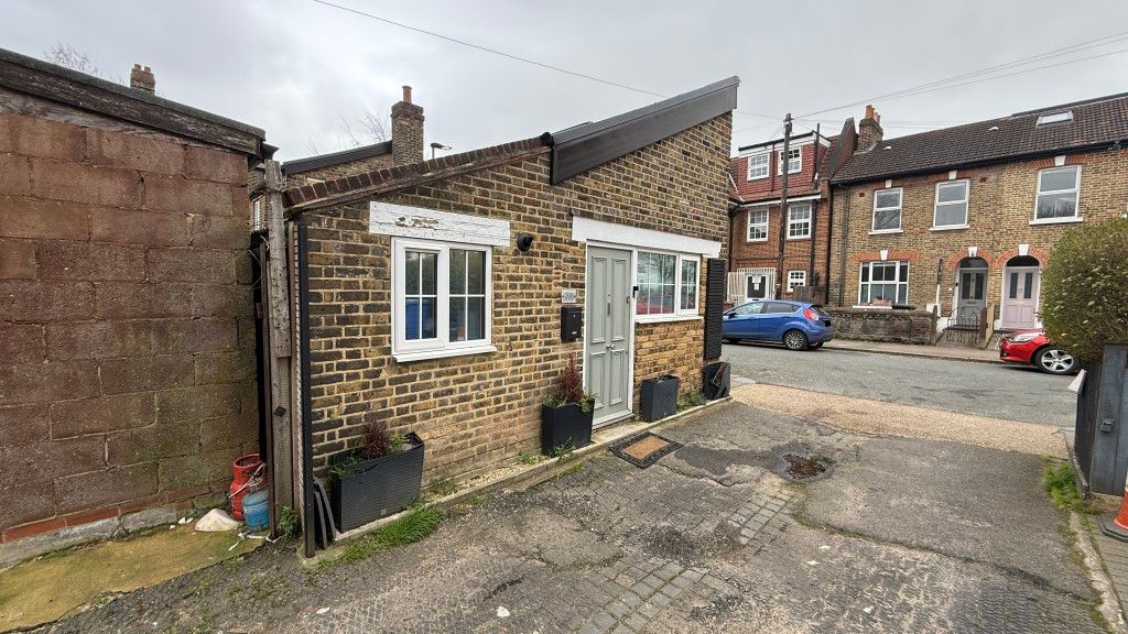 Property photo 3 of 18 External Image Of Flat E From Rear