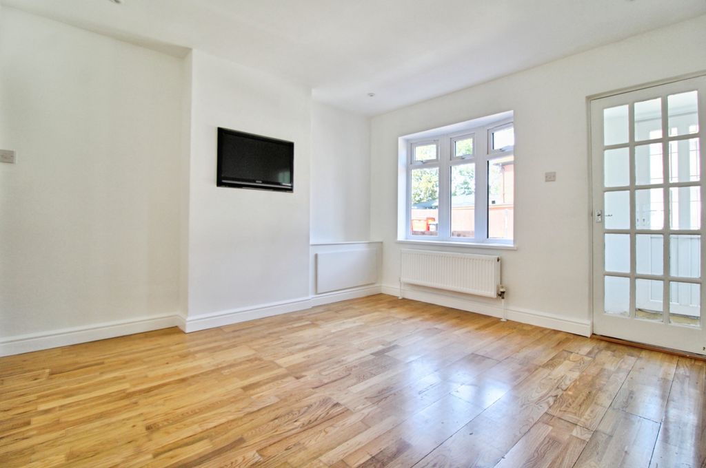 Property photo 2 of 15 9