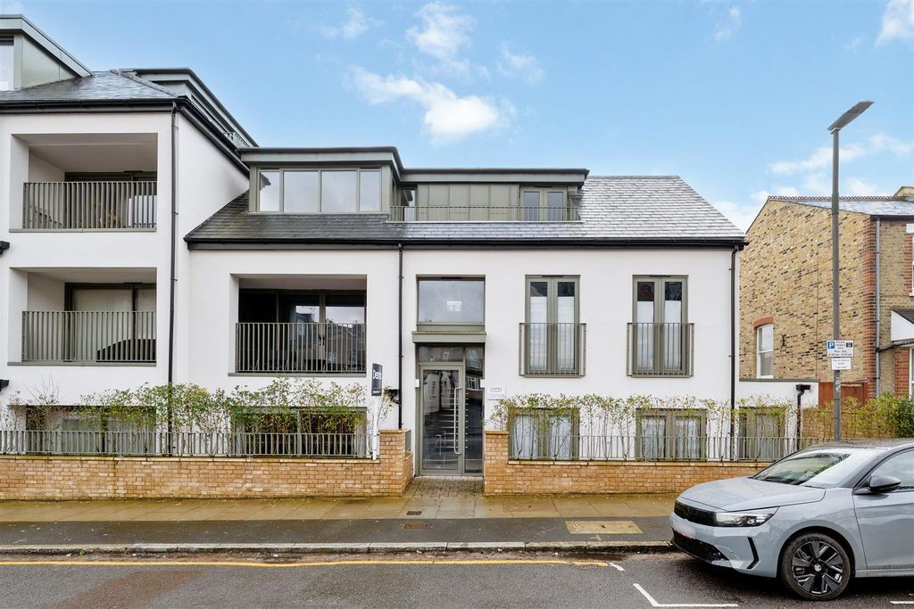 Property photo 2 of 10 External