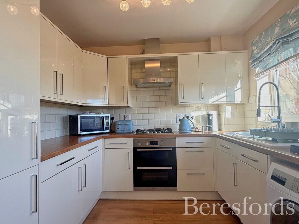 Property photo 2 of 20 Picture No. 18