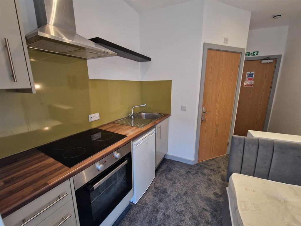 Property photo 2 of 12 Whatsapp Image 2025-11-05 At 15.40.28_4c46758F.Jpg