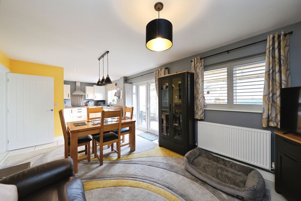 Property photo 3 of 34 Dscf2104