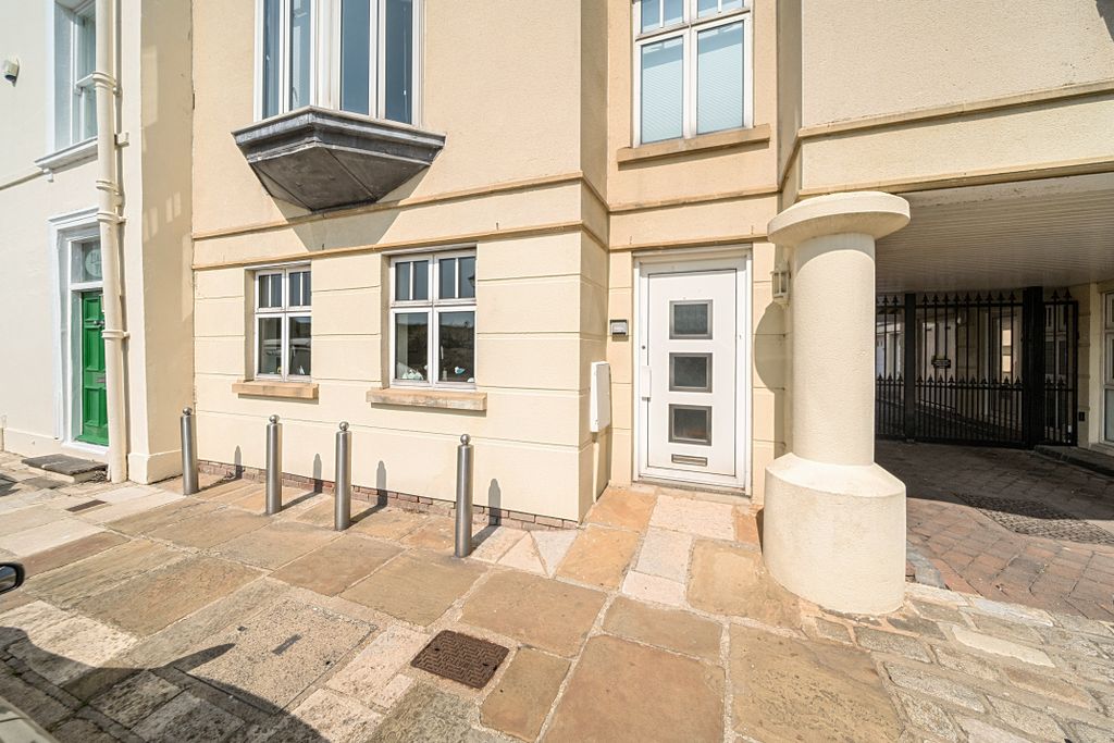 Property photo 2 of 24