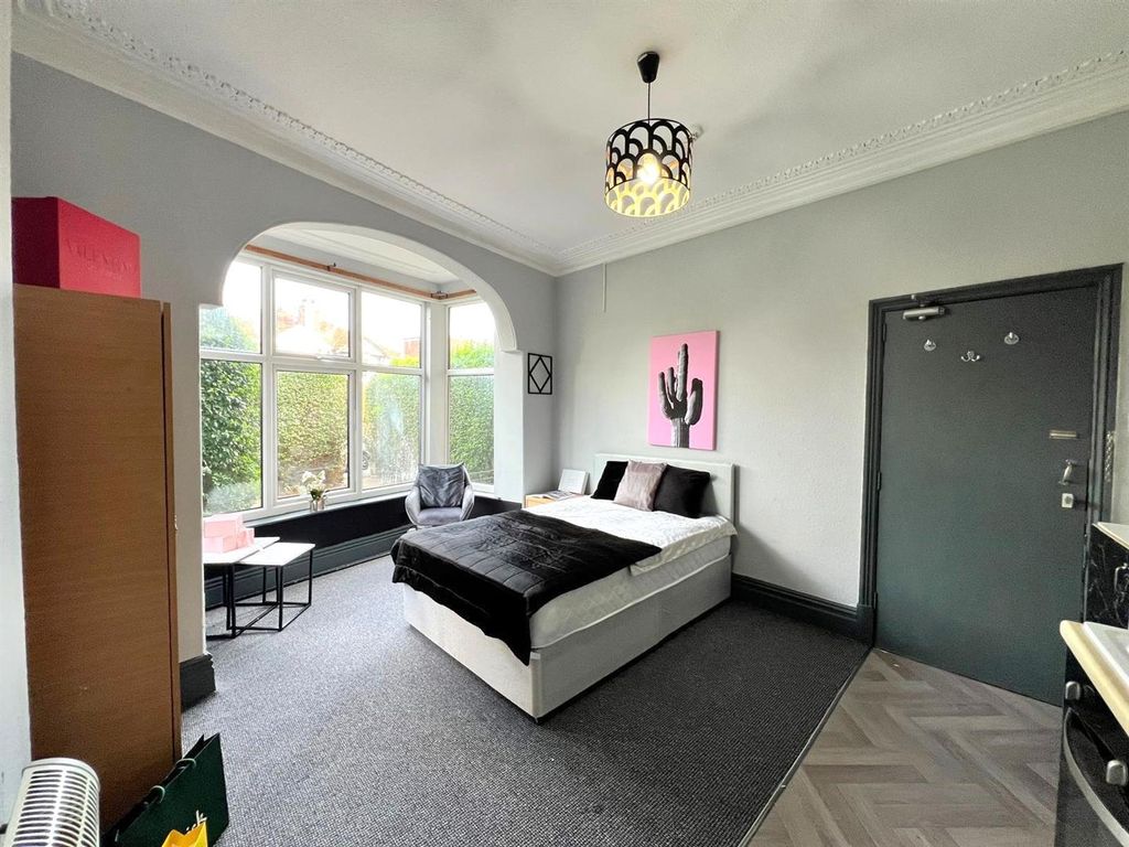 Property photo 1 of 6 8802Be69-490F-4Bb3-B88c-068c7Bdf6B38.Jpg