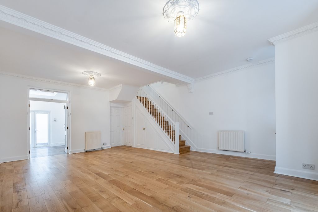 Property photo 1 of 17 Living Room