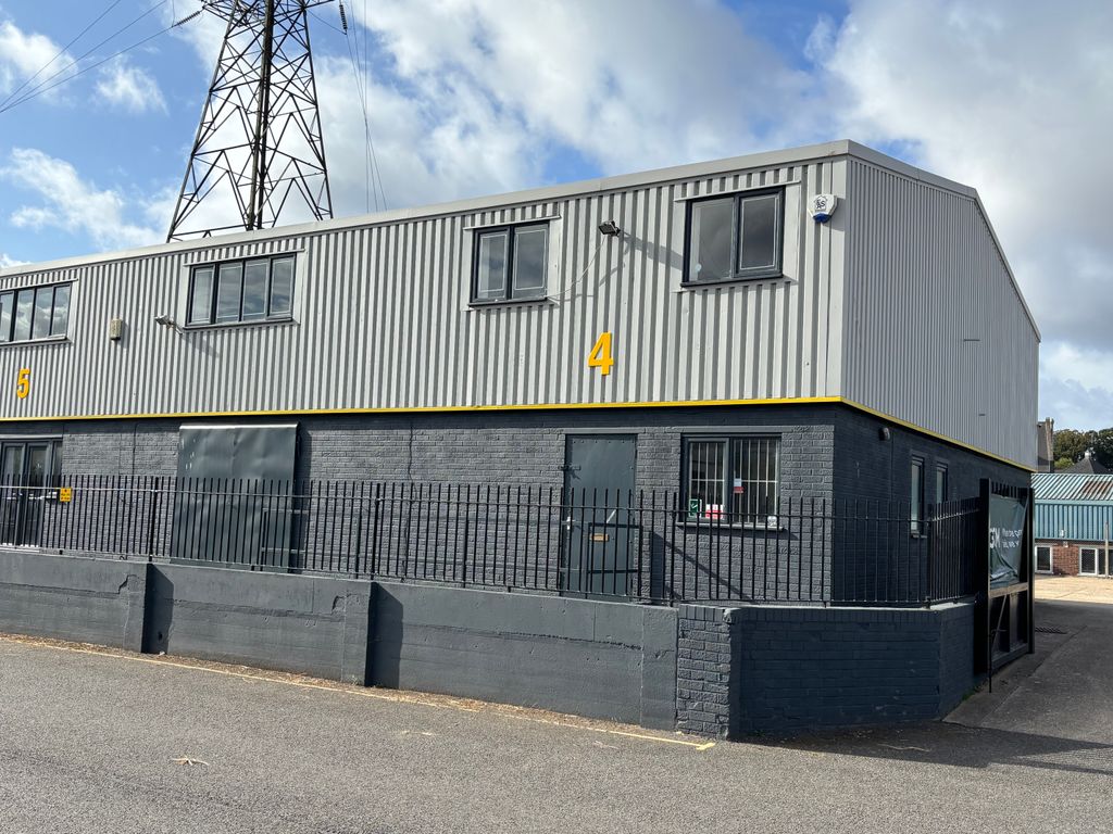 Property photo 2 of 8