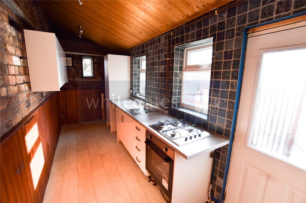 Property photo 3 of 15 Picture No. 32