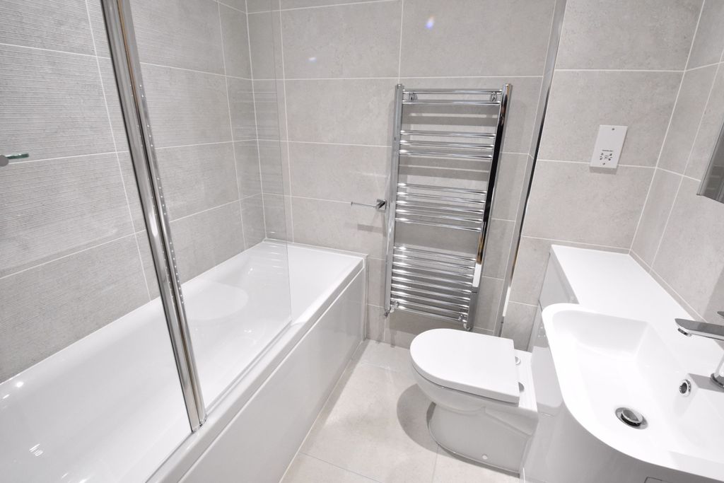 Property photo 3 of 11 2439383