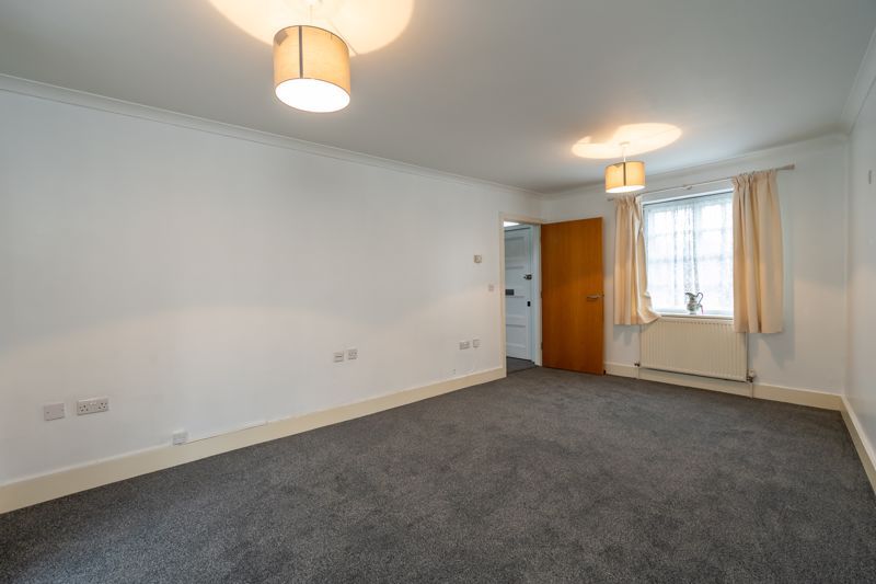 Property photo 3 of 18 Photo 9
