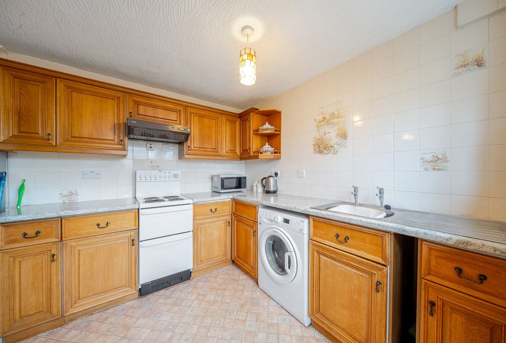 Property photo 2 of 14 1353907-15-68Cb28...