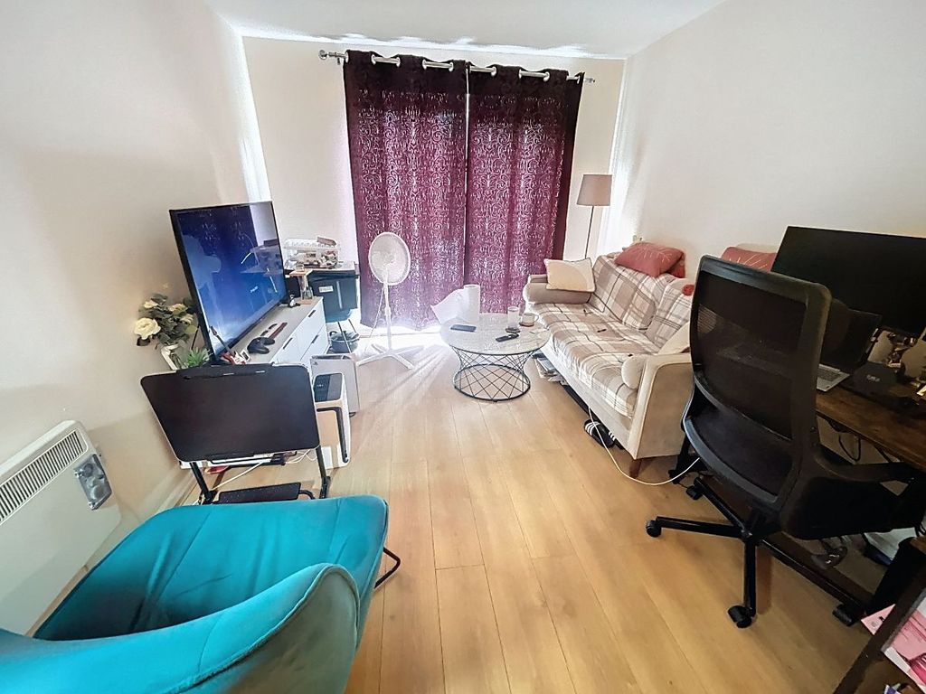 Property photo 2 of 8