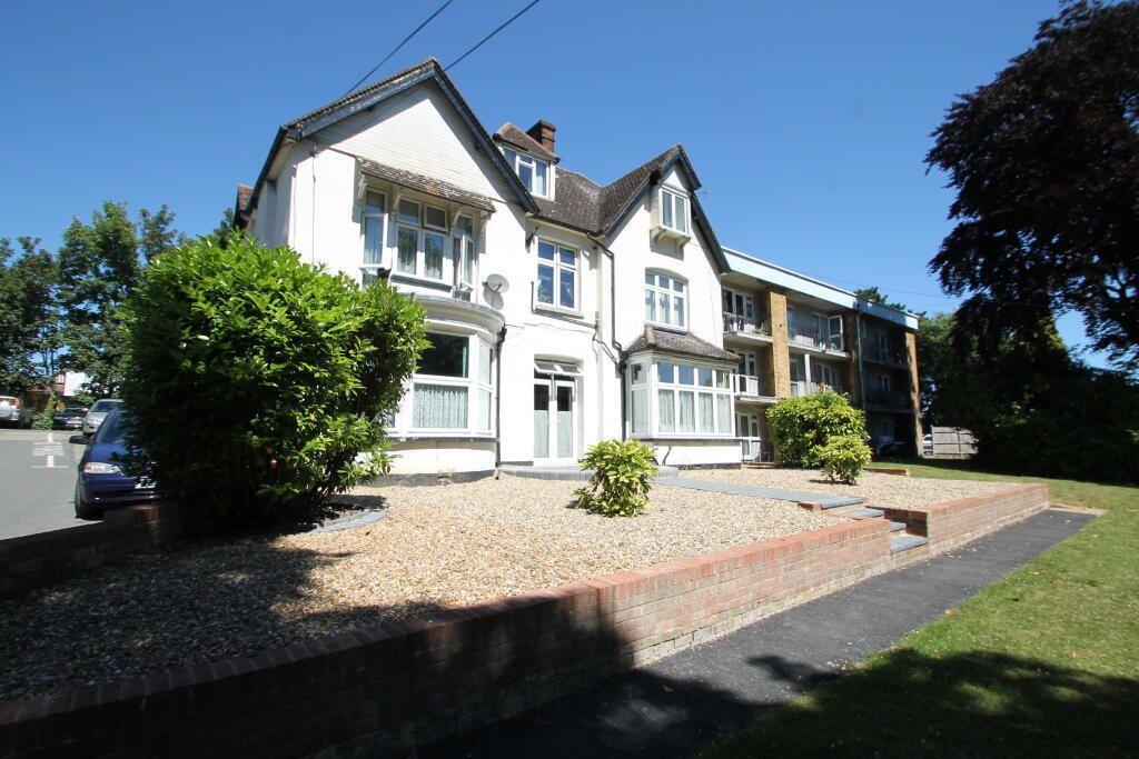 Property photo 2 of 8