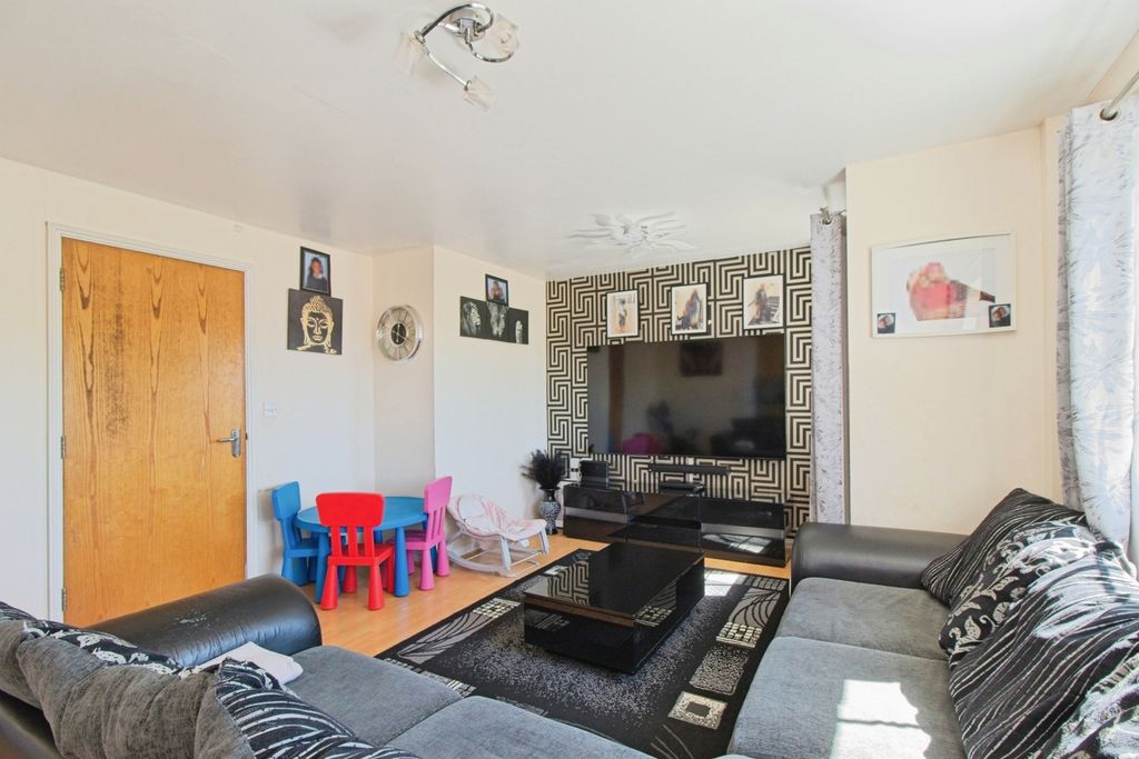 Property photo 2 of 18 Pbox-Img.Jpg