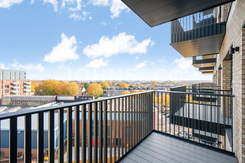 Property photo 2 of 11