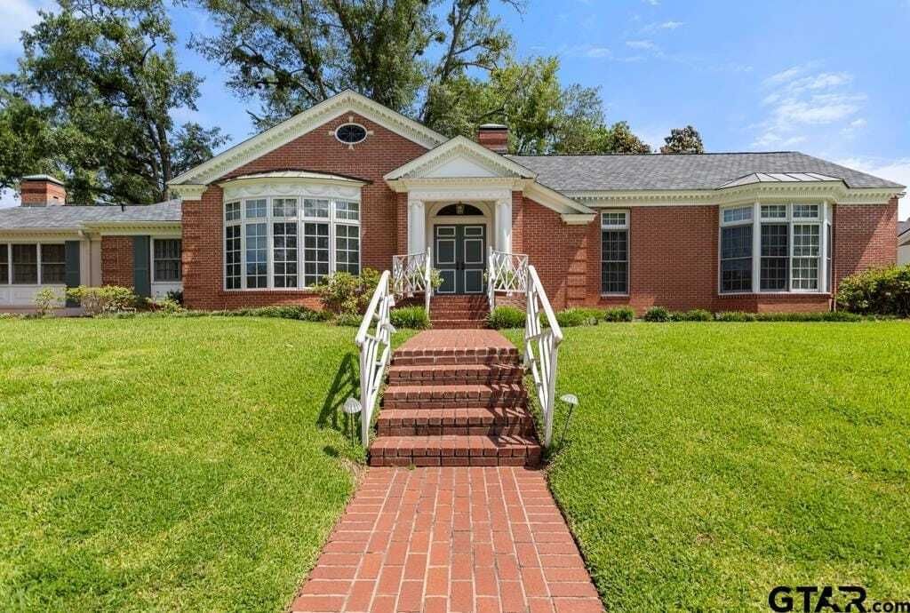 Property photo 1 of 31