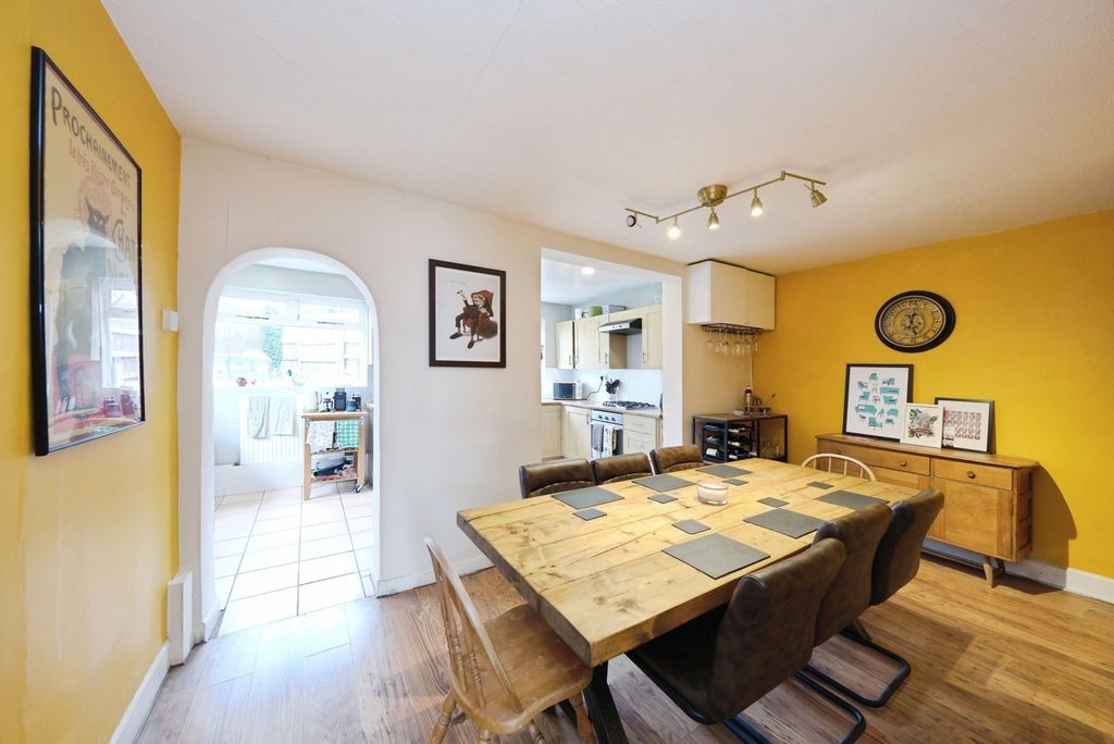 Property photo 3 of 17 Pbox-Img.Jpg