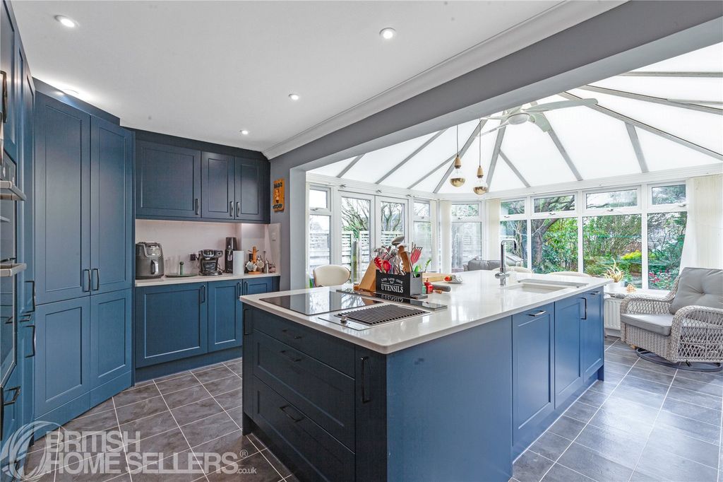 Property photo 2 of 13 Picture No. 18