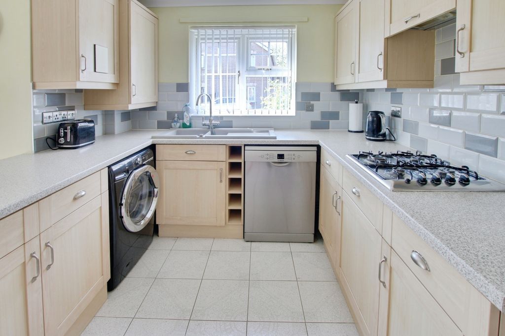 Property photo 2 of 13