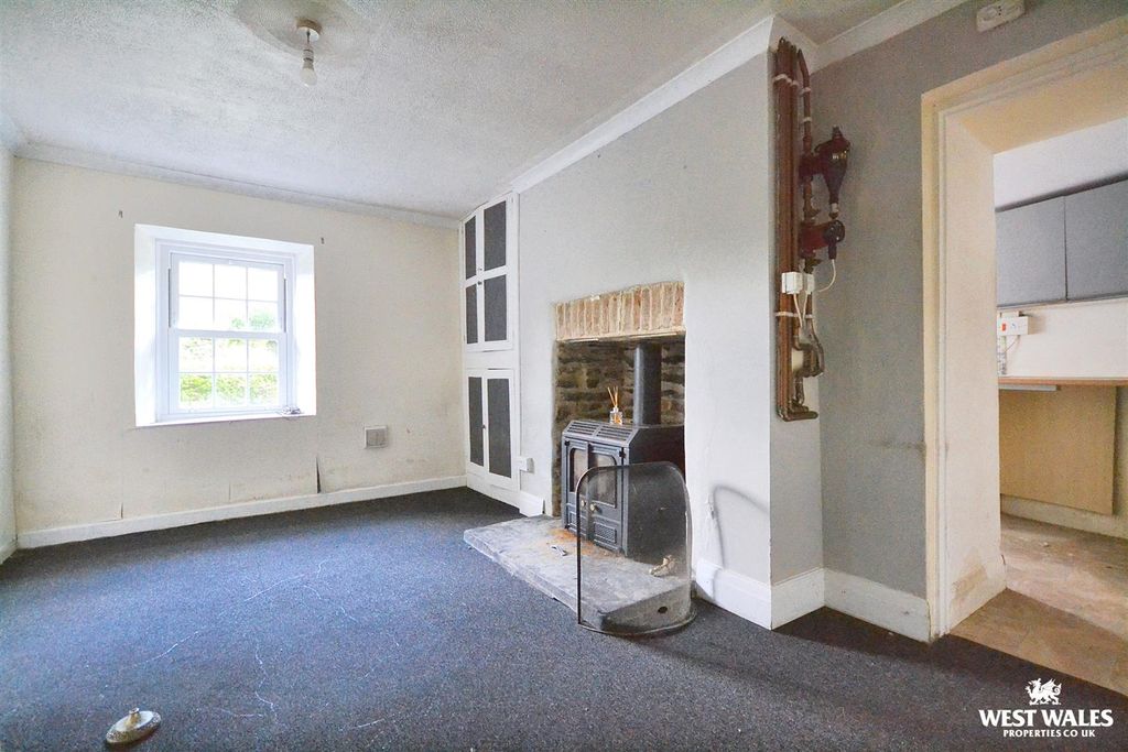 Property photo 3 of 25 Dining Room