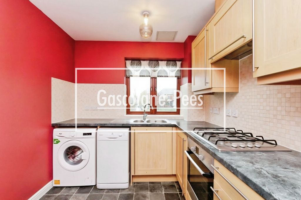 Property photo 3 of 11