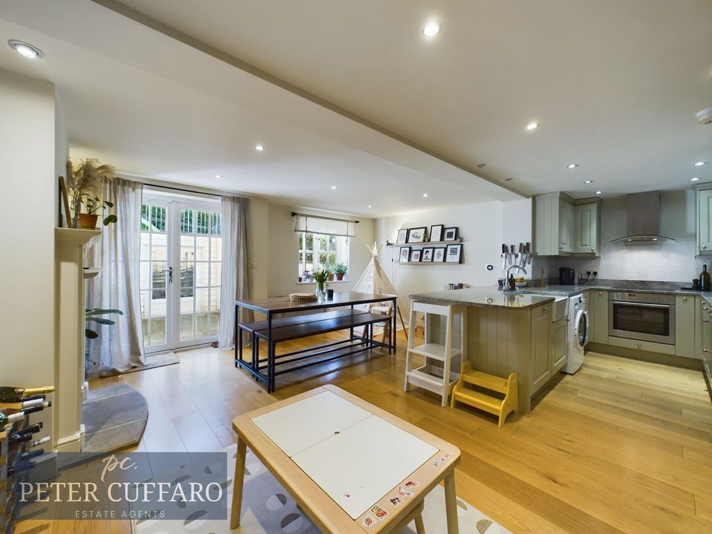 Property photo 3 of 25