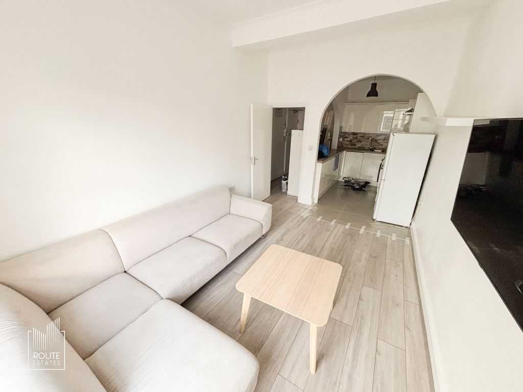 Property photo 2 of 8 Photo 3