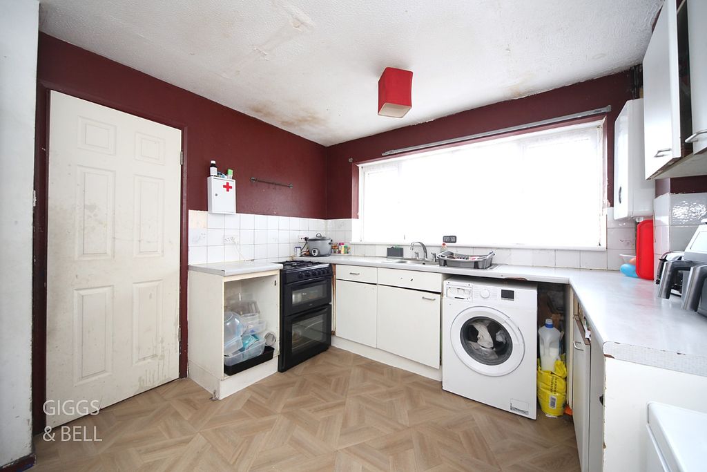 Property photo 2 of 13 5068941