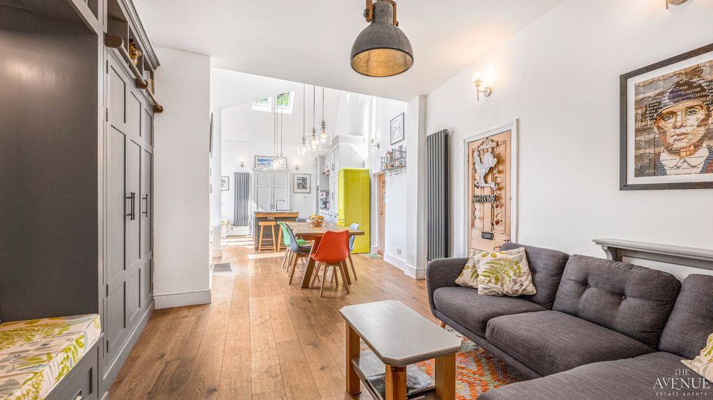 Property photo 2 of 59 5308454