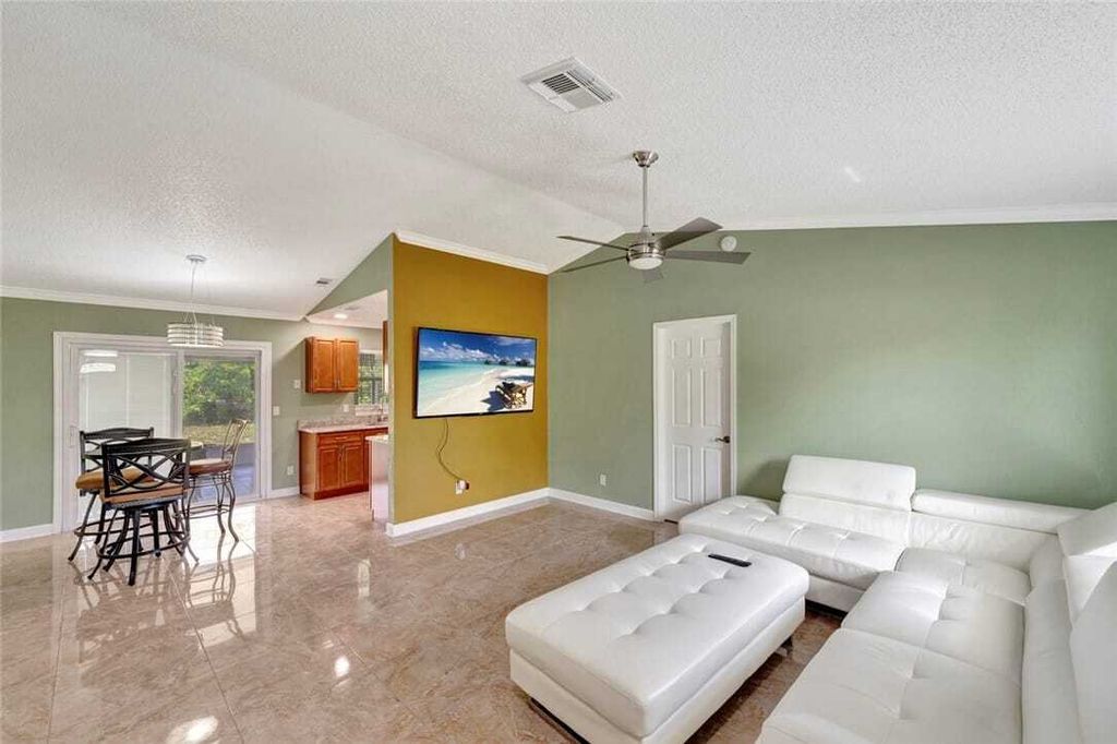 Property photo 2 of 23 <Alttext/>