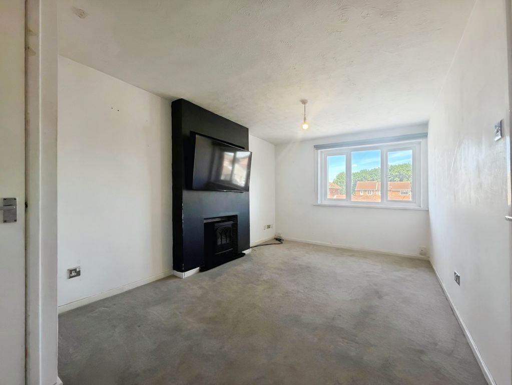 Property photo 3 of 8 4323975