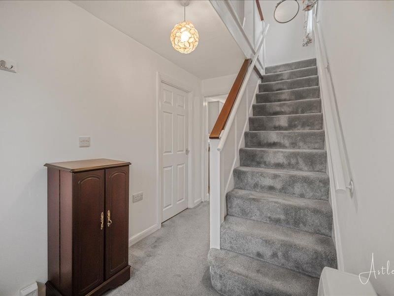 Property photo 2 of 19 Hallway