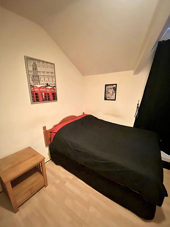 Property photo 2 of 3