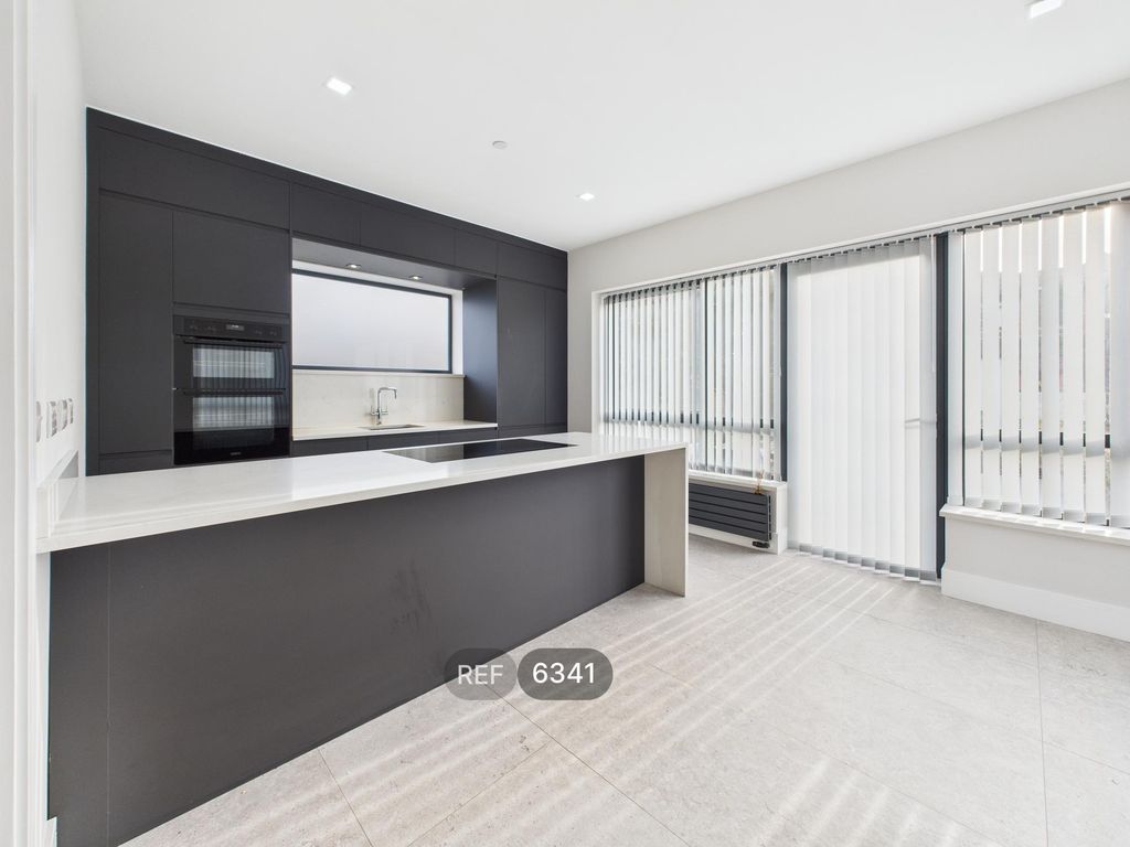 Property photo 3 of 28 Kitchen