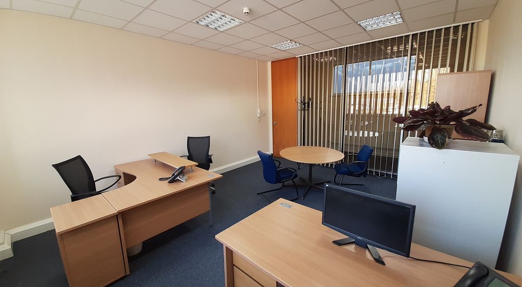 Property photo 1 of 9 Office