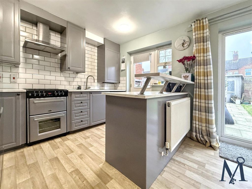 Property photo 3 of 25 Kitchen Diner