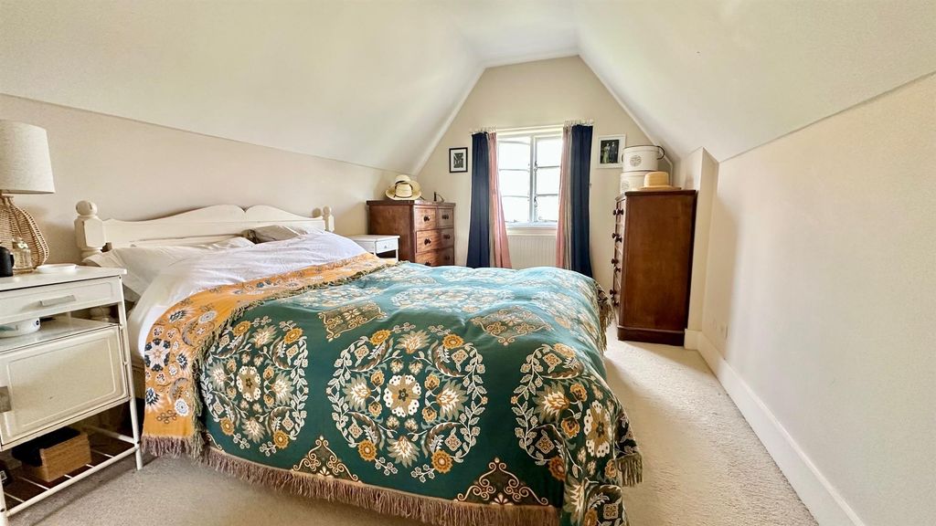 Property photo 3 of 45