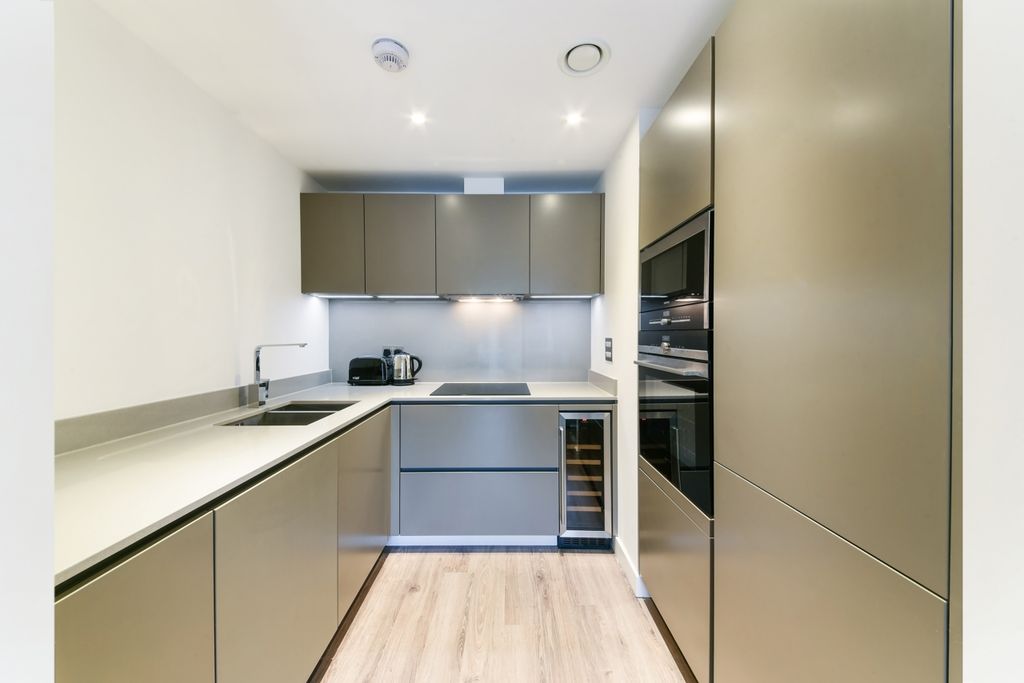 Property photo 3 of 9 Kitchen