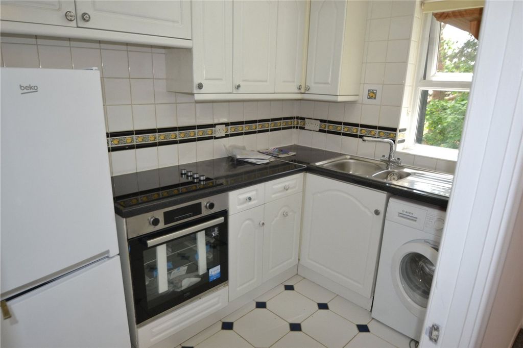 Property photo 2 of 12 Picture No. 22