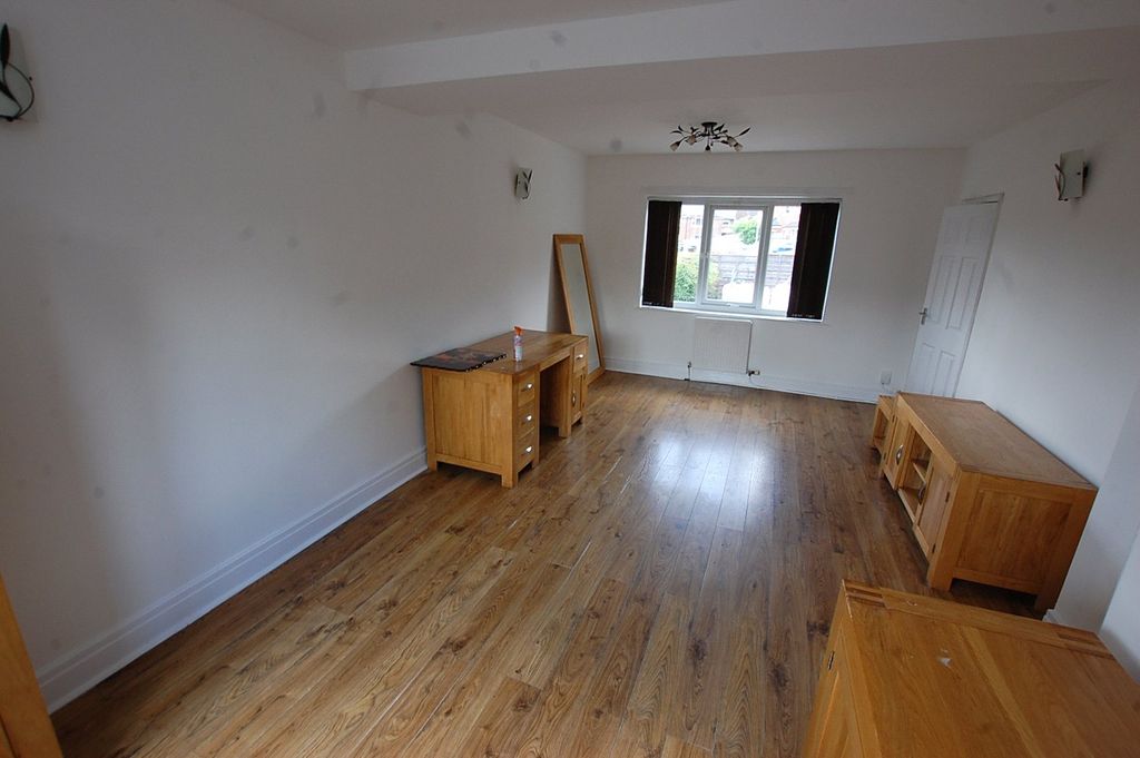 Property photo 2 of 22 Picture No. 05
