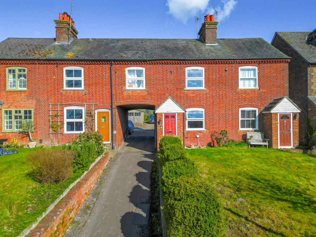 Property photo 1 of 20 Wingrave Road, Tring, Hp23