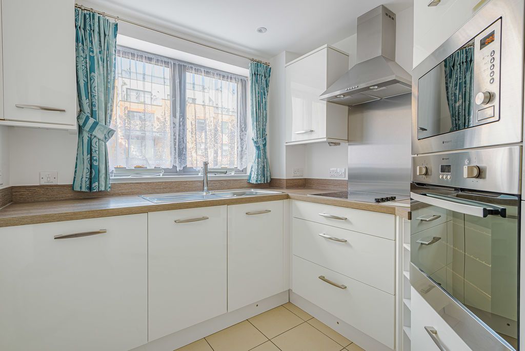 Property photo 2 of 20 Kitchen