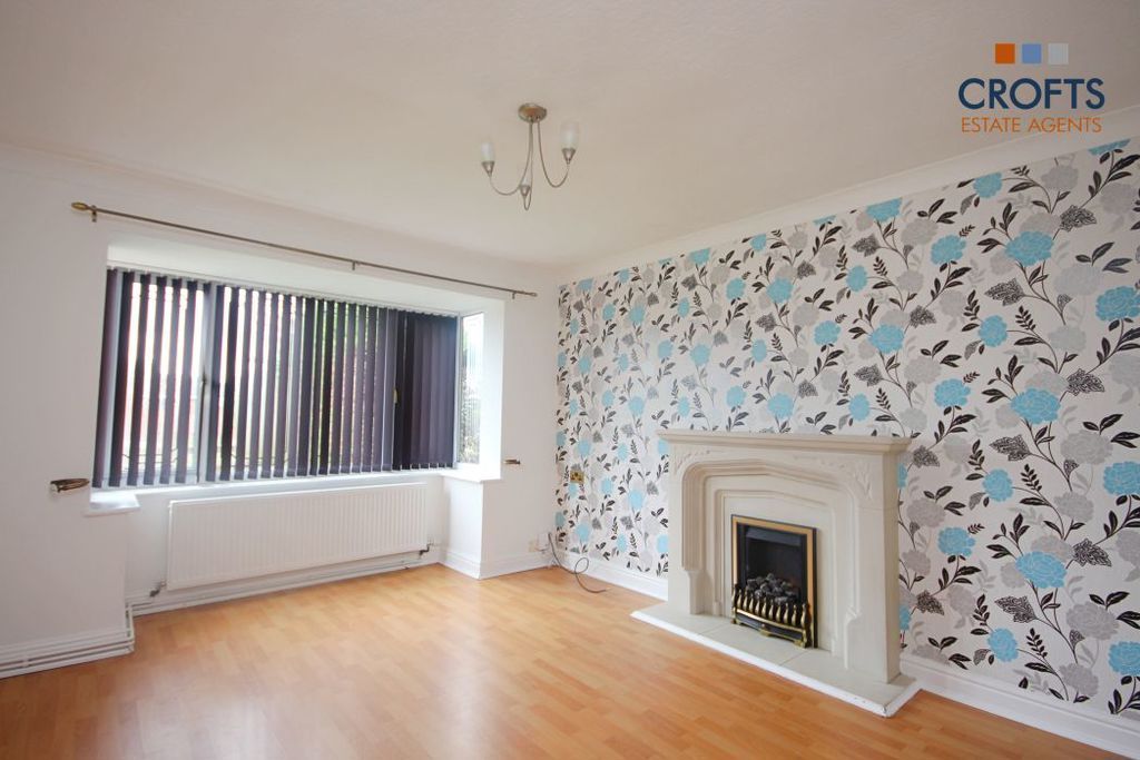 Property photo 2 of 11 Lounge