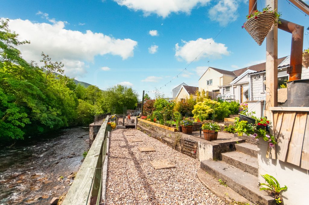 Property photo 1 of 30 Garden &amp; River