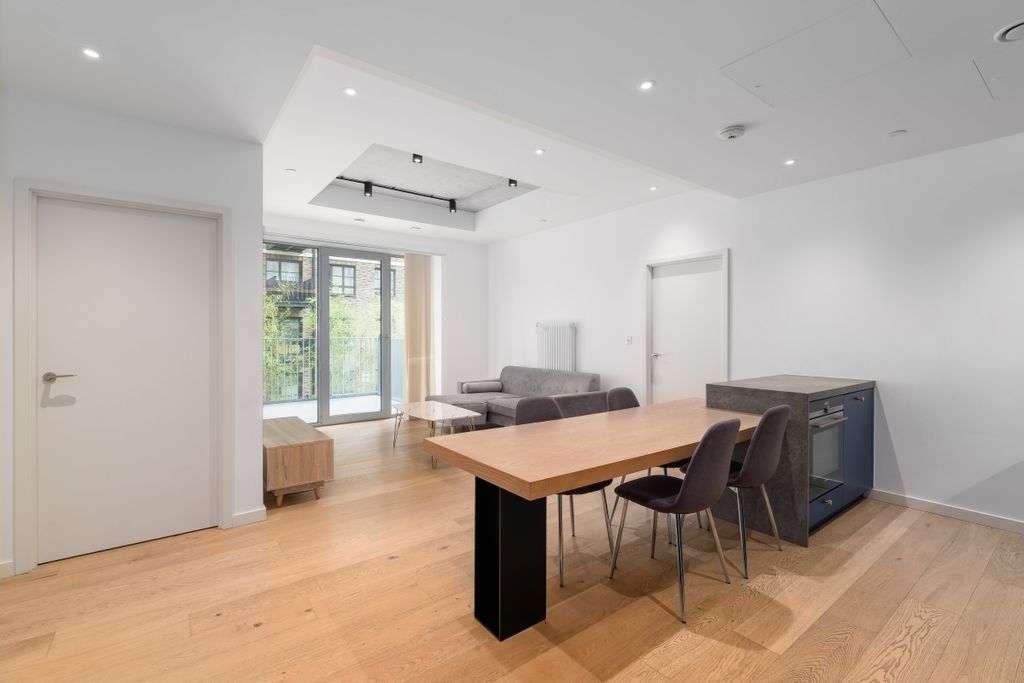 Property photo 3 of 11 101_Rendell_House...